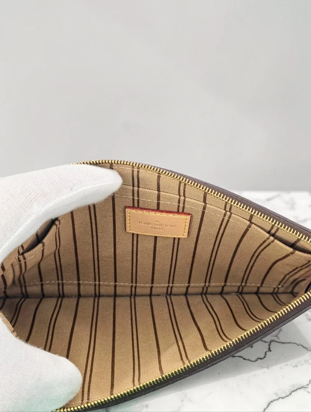Louis Vuitton Neverfull Pochette Wristlet Monogram Canvas